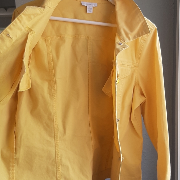 Woman Yellow Jacket - Picture 7 of 7